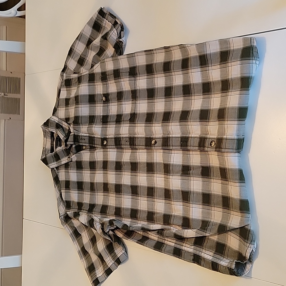 G.H. Bass & Co Men's Short Sleeve Shirt